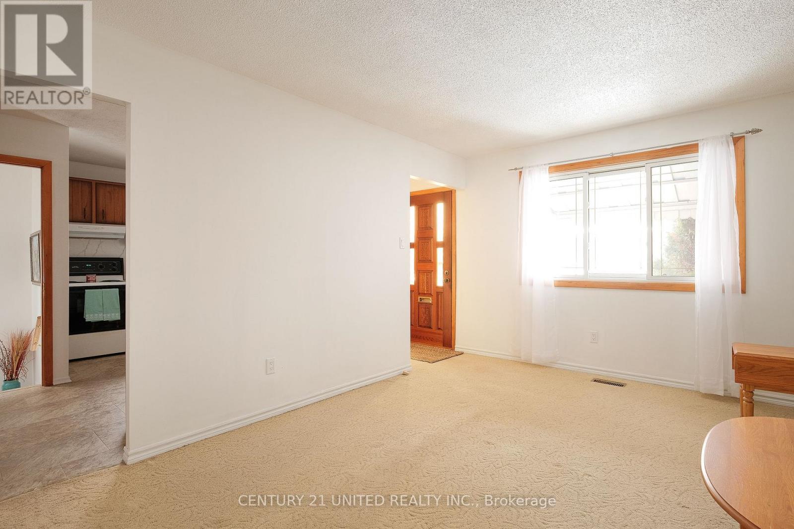 21 Rideau Crescent, Peterborough (Ashburnham Ward 4), Ontario  K9J 1G7 - Photo 5 - X12695070