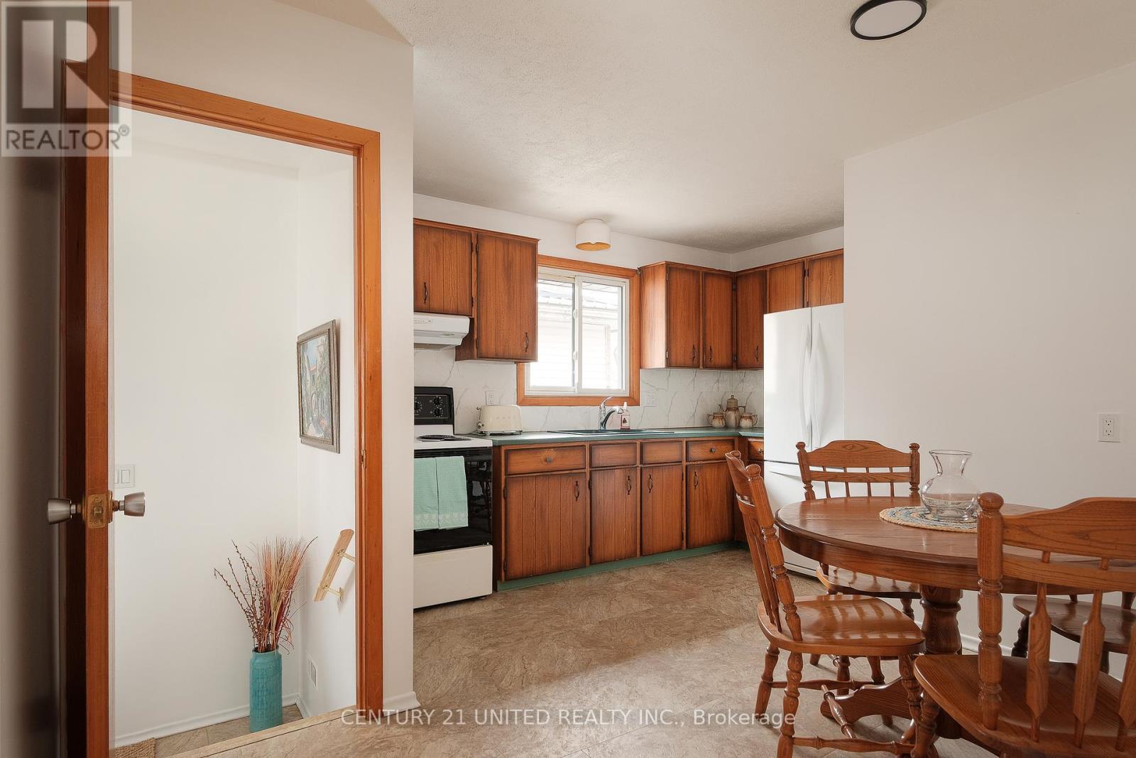 21 Rideau Crescent, Peterborough (Ashburnham Ward 4), Ontario  K9J 1G7 - Photo 6 - X12695070