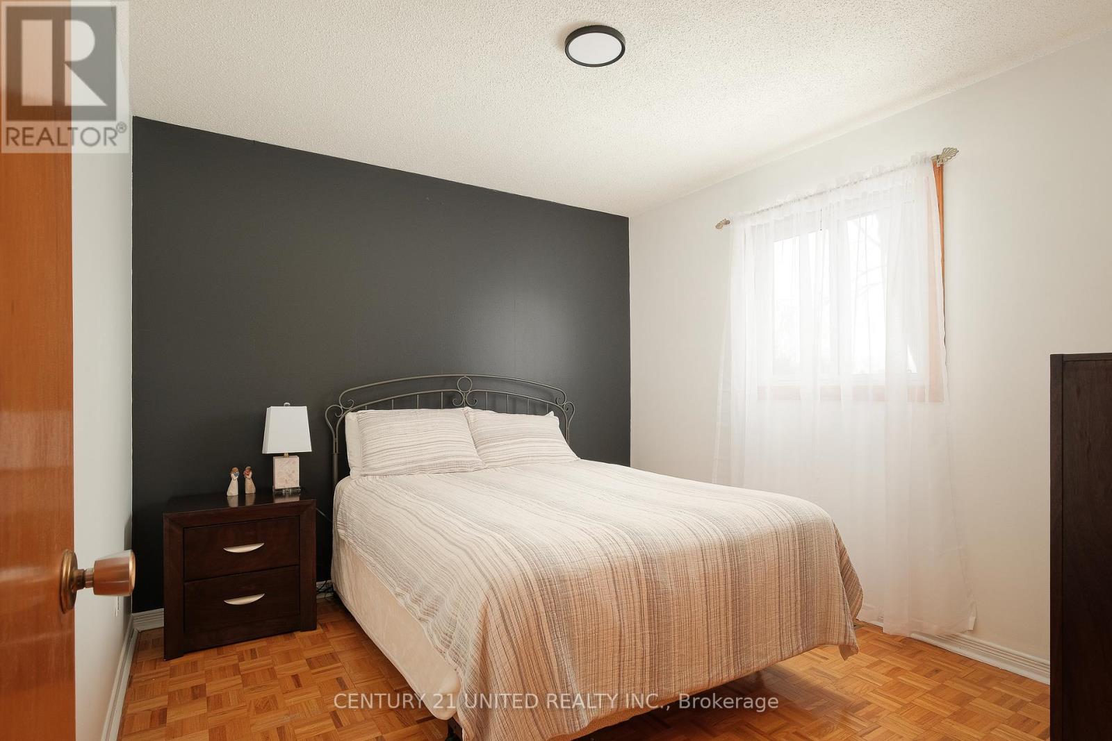 21 Rideau Crescent, Peterborough (Ashburnham Ward 4), Ontario  K9J 1G7 - Photo 9 - X12695070