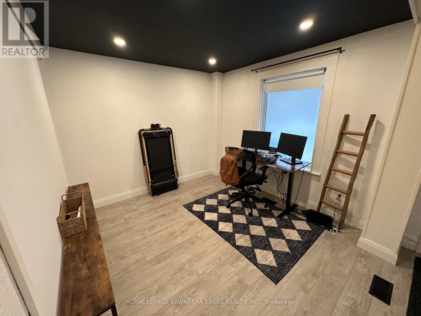 514 Park Street N, Peterborough (Town Ward 3), Ontario  K9H 4R4 - Photo 6 - X12695456