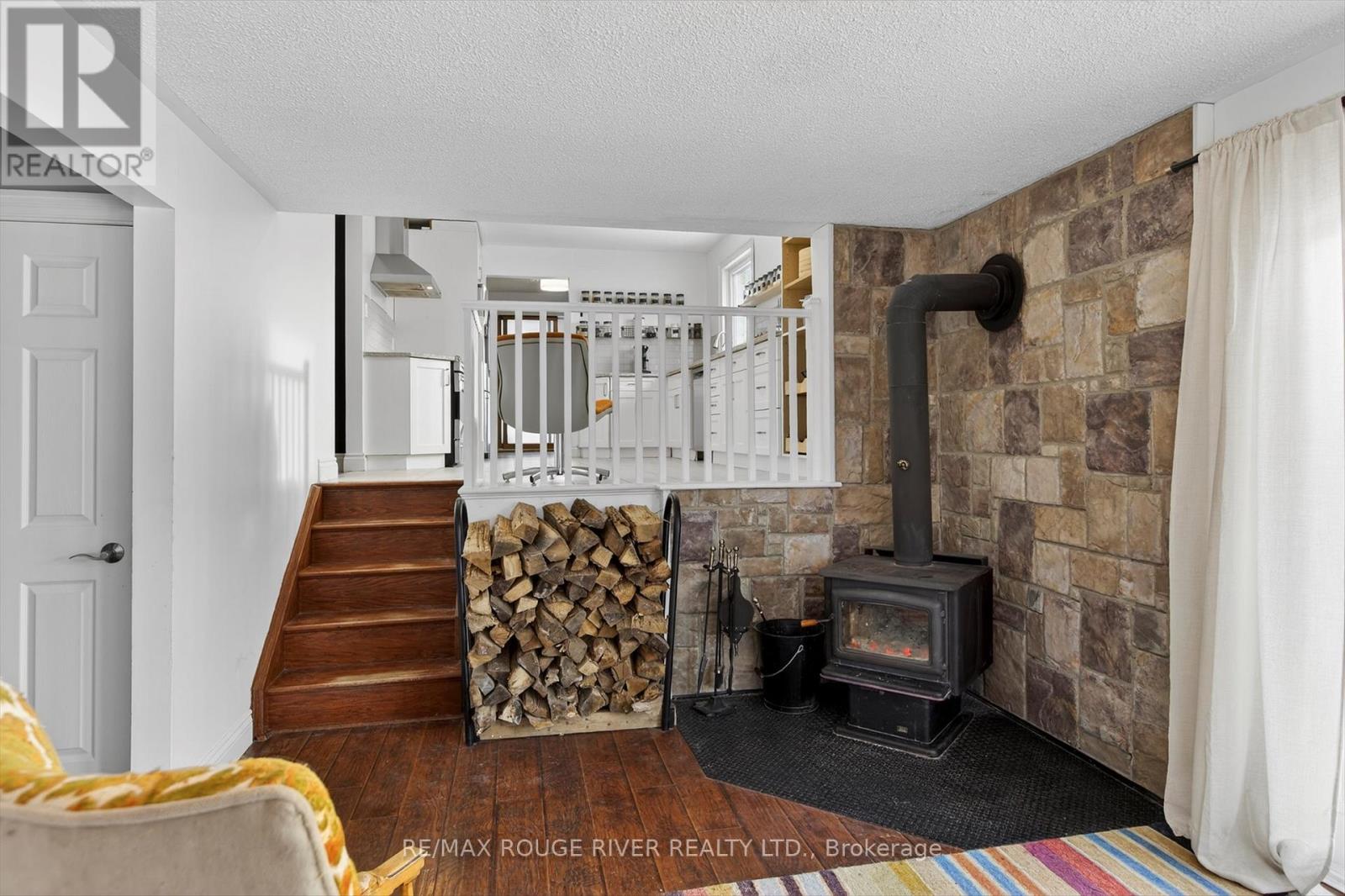 2401 15th Line, Selwyn, Ontario  K0L 2H0 - Photo 14 - X12696162