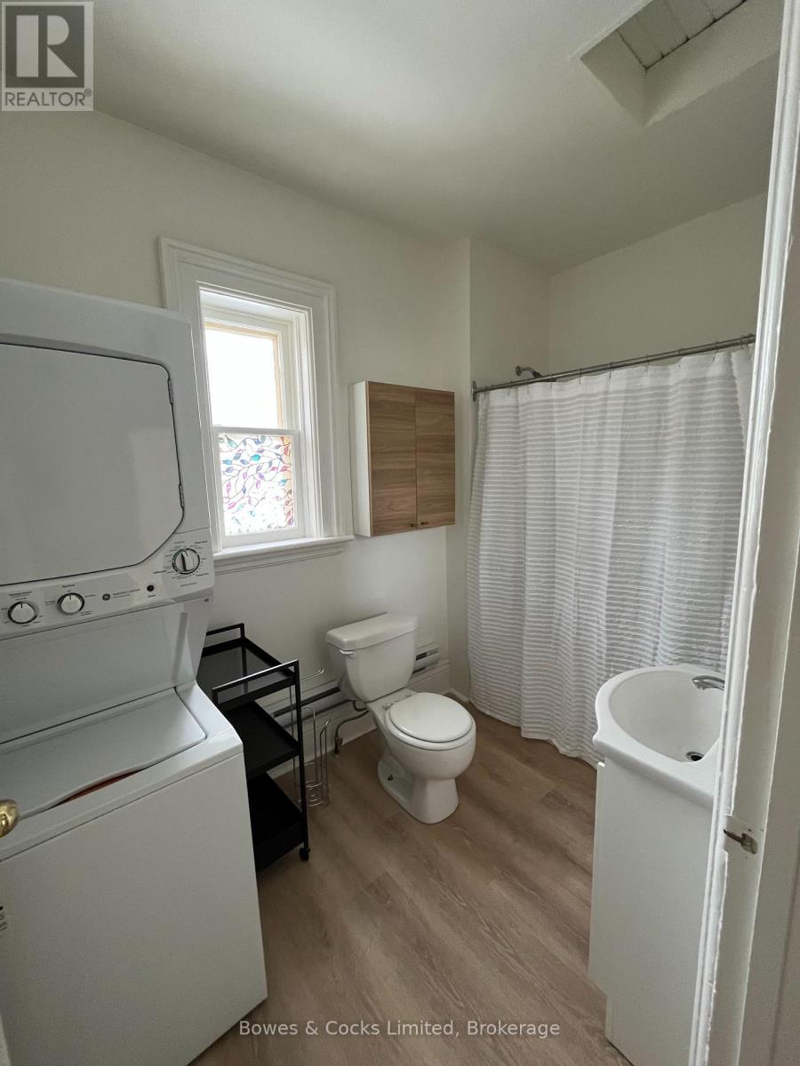 Upper - 275 Rubidge Street, Peterborough (Town Ward 3), Ontario  K9J 3P1 - Photo 11 - X12696850