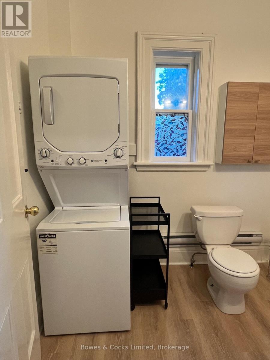 Upper - 275 Rubidge Street, Peterborough (Town Ward 3), Ontario  K9J 3P1 - Photo 12 - X12696850