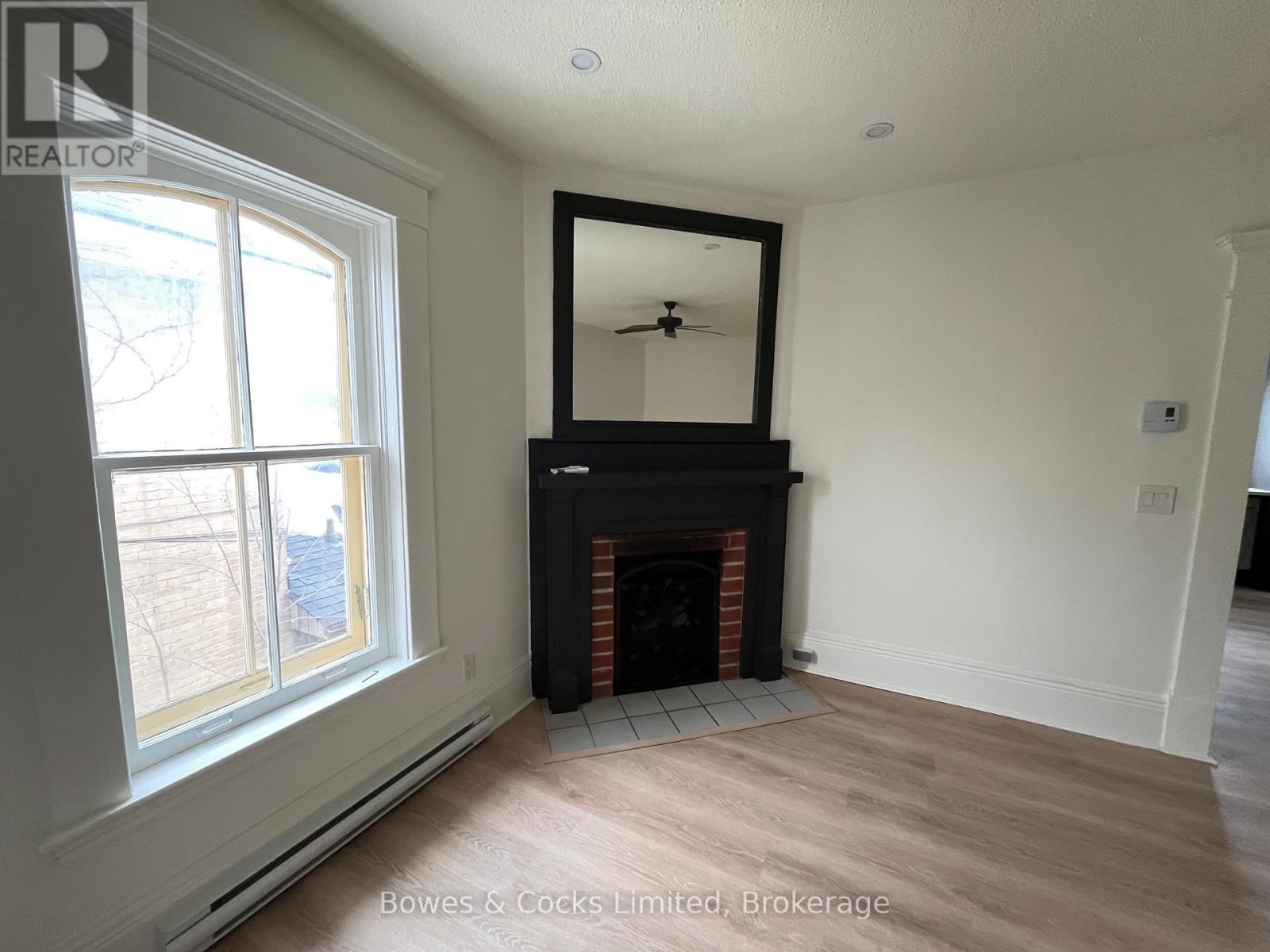 Upper - 275 Rubidge Street, Peterborough (Town Ward 3), Ontario  K9J 3P1 - Photo 5 - X12696850