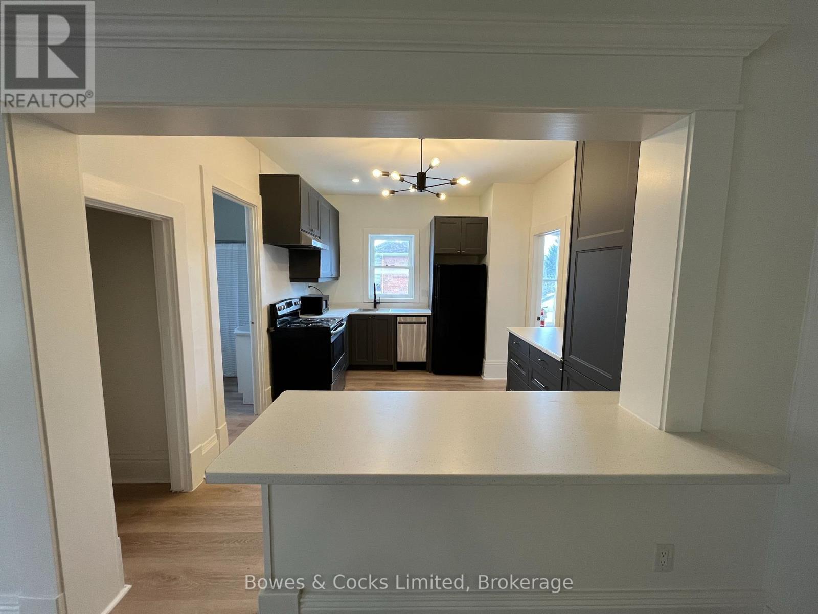 Upper - 275 Rubidge Street, Peterborough (Town Ward 3), Ontario  K9J 3P1 - Photo 6 - X12696850