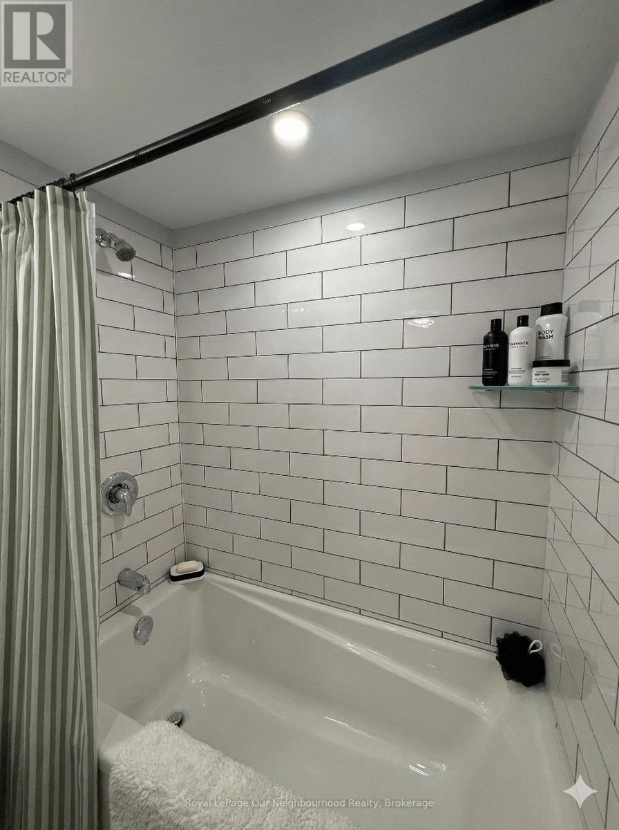 Lower - 997 Armour Road, Peterborough (Ashburnham Ward 4), Ontario  K9H 7H2 - Photo 11 - X12697264