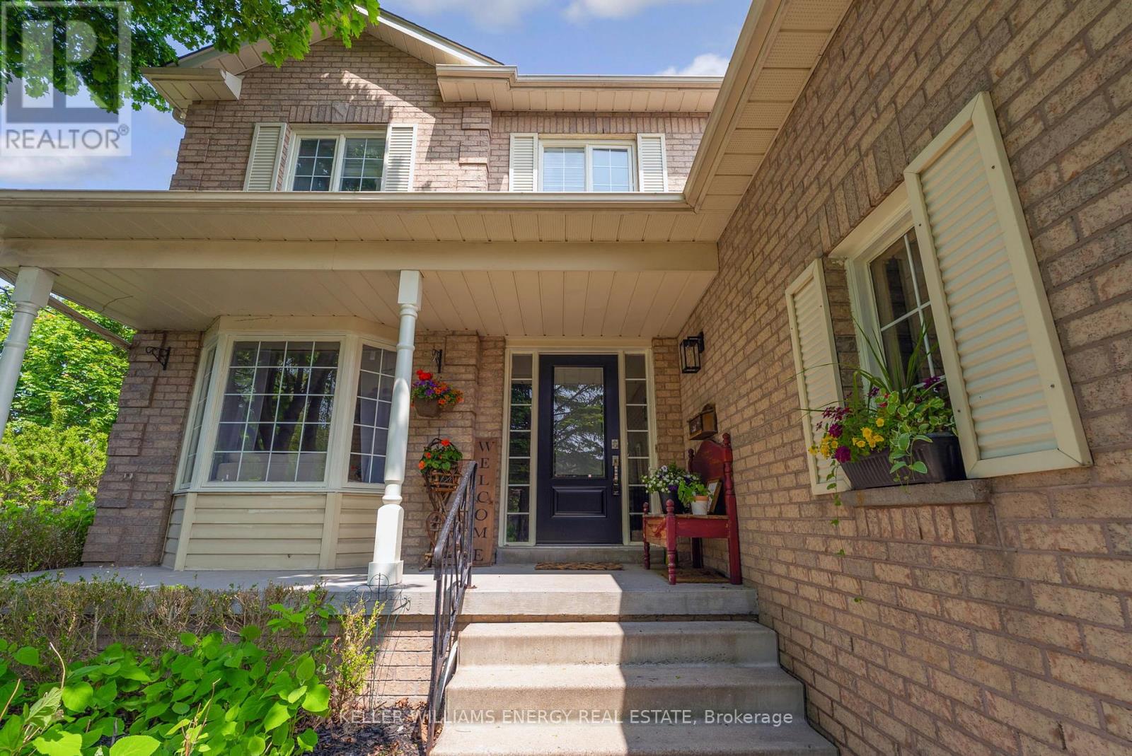 2 Resnik Drive, Clarington (Newcastle), Ontario  L1B 1K5 - Photo 2 - E12698406