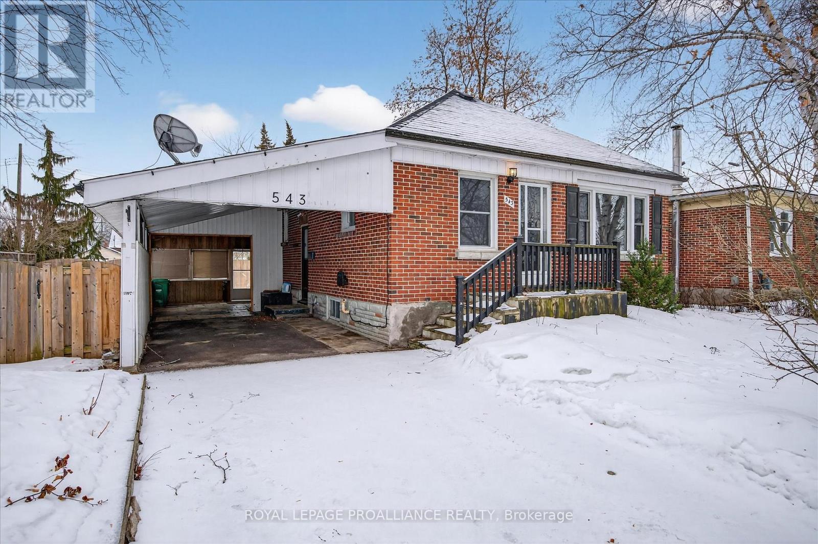 543 Howden Street, Peterborough (Otonabee Ward 1), Ontario  K9J 4B4 - Photo 2 - X12698364