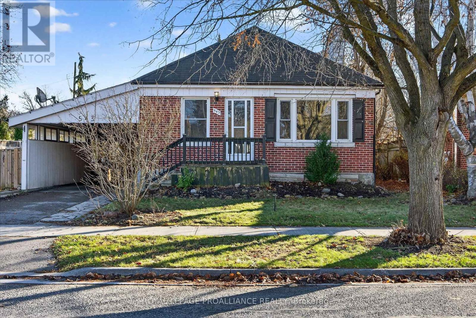 543 Howden Street, Peterborough (Otonabee Ward 1), Ontario  K9J 4B4 - Photo 3 - X12698364