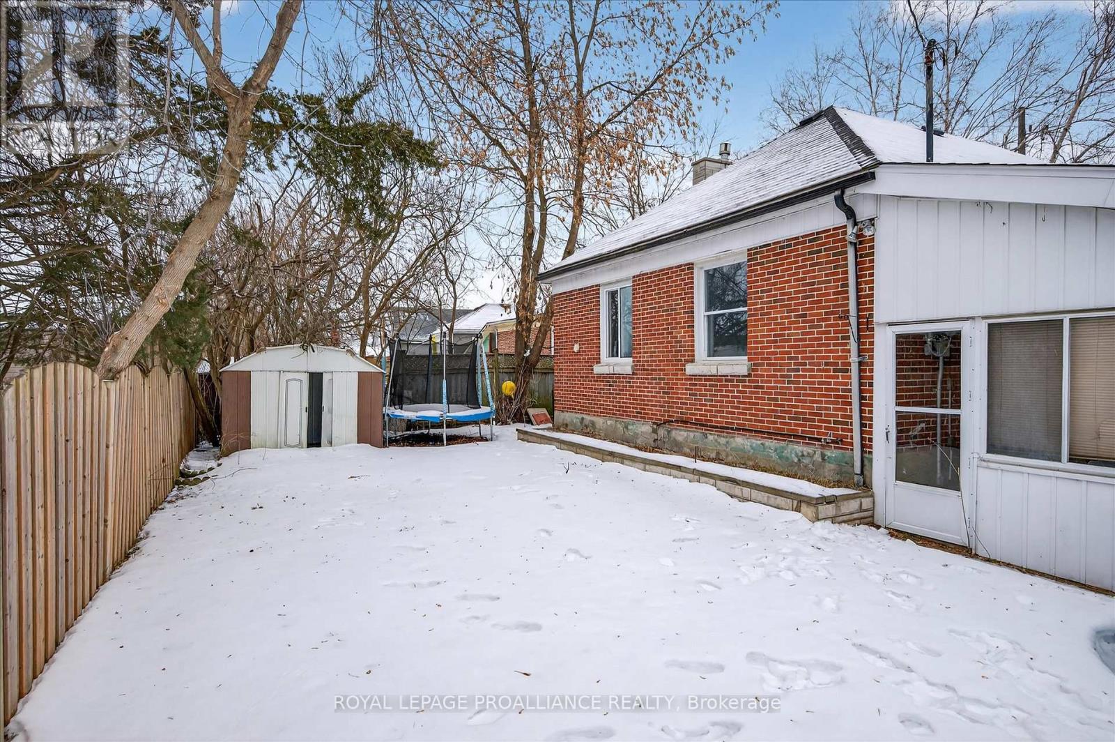 543 Howden Street, Peterborough (Otonabee Ward 1), Ontario  K9J 4B4 - Photo 40 - X12698364