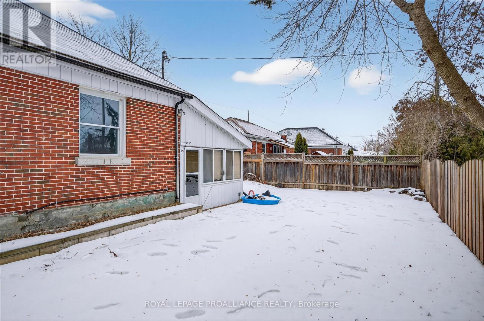 543 Howden Street, Peterborough (Otonabee Ward 1), Ontario  K9J 4B4 - Photo 43 - X12698364