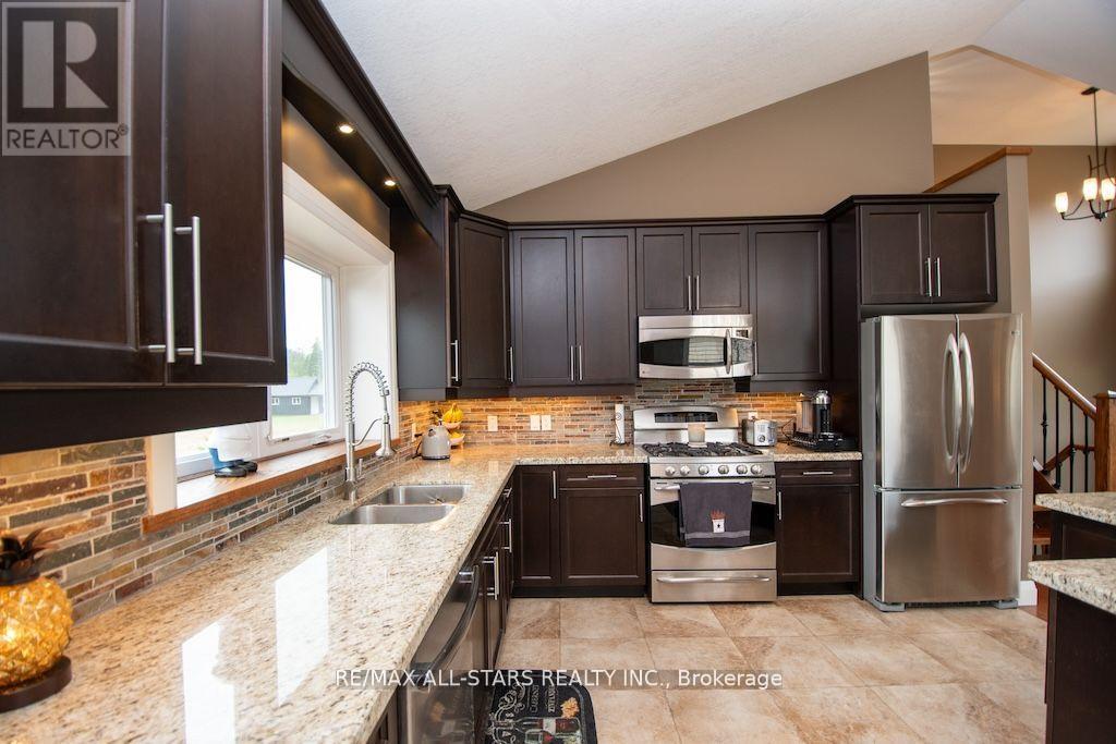 15 Rustlewood Avenue, Kawartha Lakes (Manvers), Ontario  L0A 1A0 - Photo 14 - X12698584