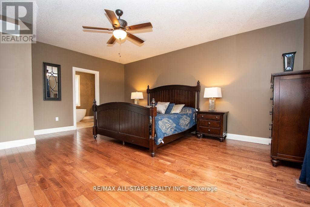 15 Rustlewood Avenue, Kawartha Lakes (Manvers), Ontario  L0A 1A0 - Photo 18 - X12698584