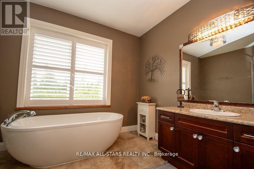 15 Rustlewood Avenue, Kawartha Lakes (Manvers), Ontario  L0A 1A0 - Photo 19 - X12698584