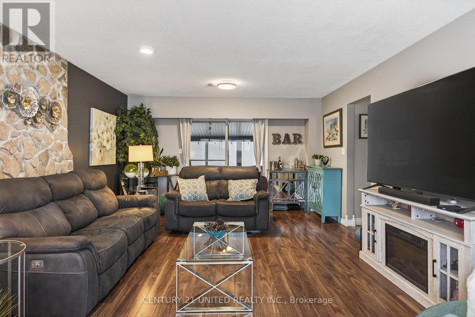 965 Hiawatha Line, Otonabee-South Monaghan, Ontario  K9J 6X8 - Photo 7 - X12698830