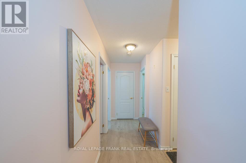 102 - 300 Spillsbury Drive, Peterborough (Otonabee Ward 1), Ontario  K9K 0B4 - Photo 11 - X12699378