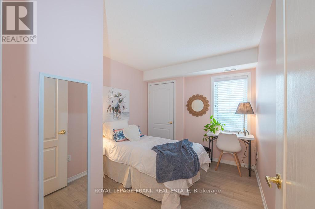 102 - 300 Spillsbury Drive, Peterborough (Otonabee Ward 1), Ontario  K9K 0B4 - Photo 12 - X12699378