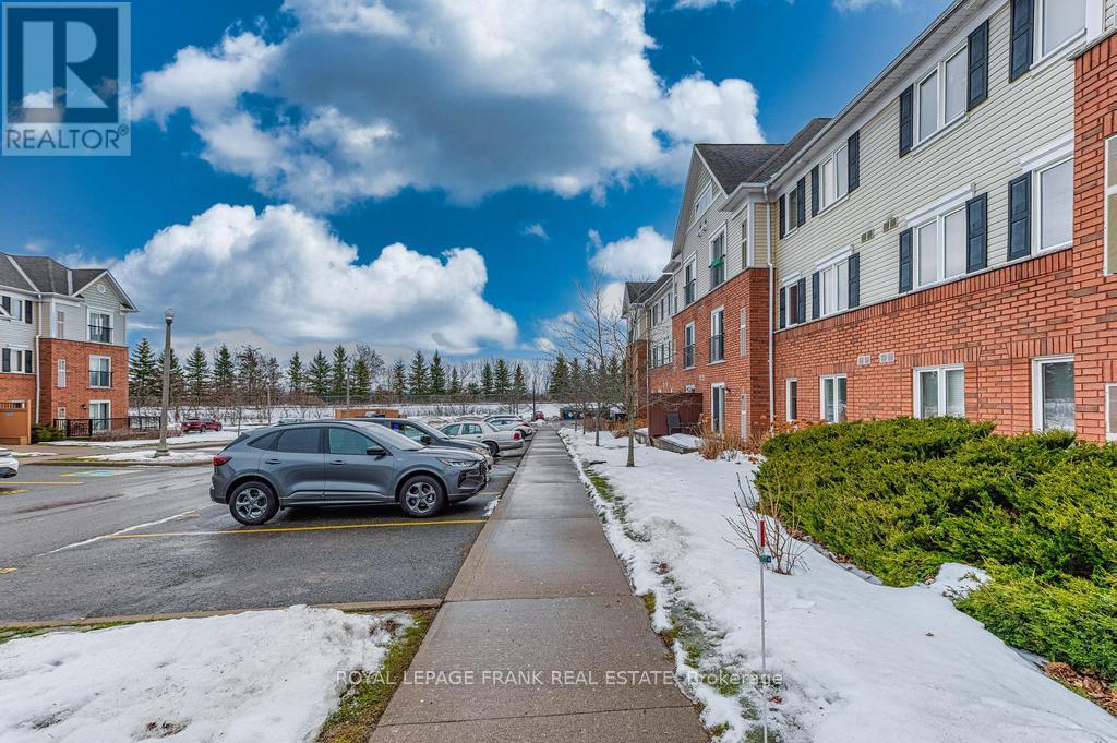 102 - 300 Spillsbury Drive, Peterborough (Otonabee Ward 1), Ontario  K9K 0B4 - Photo 18 - X12699378
