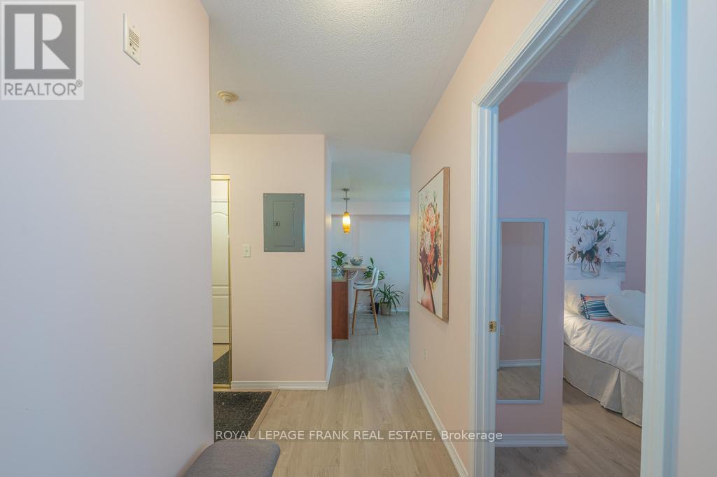 102 - 300 Spillsbury Drive, Peterborough (Otonabee Ward 1), Ontario  K9K 0B4 - Photo 3 - X12699378