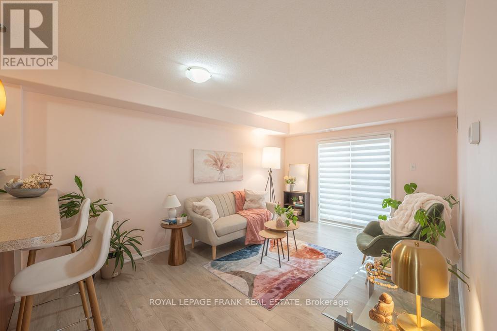 102 - 300 Spillsbury Drive, Peterborough (Otonabee Ward 1), Ontario  K9K 0B4 - Photo 4 - X12699378