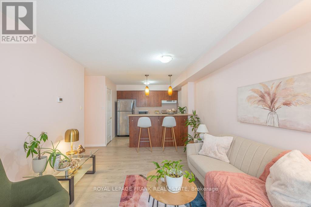 102 - 300 Spillsbury Drive, Peterborough (Otonabee Ward 1), Ontario  K9K 0B4 - Photo 8 - X12699378