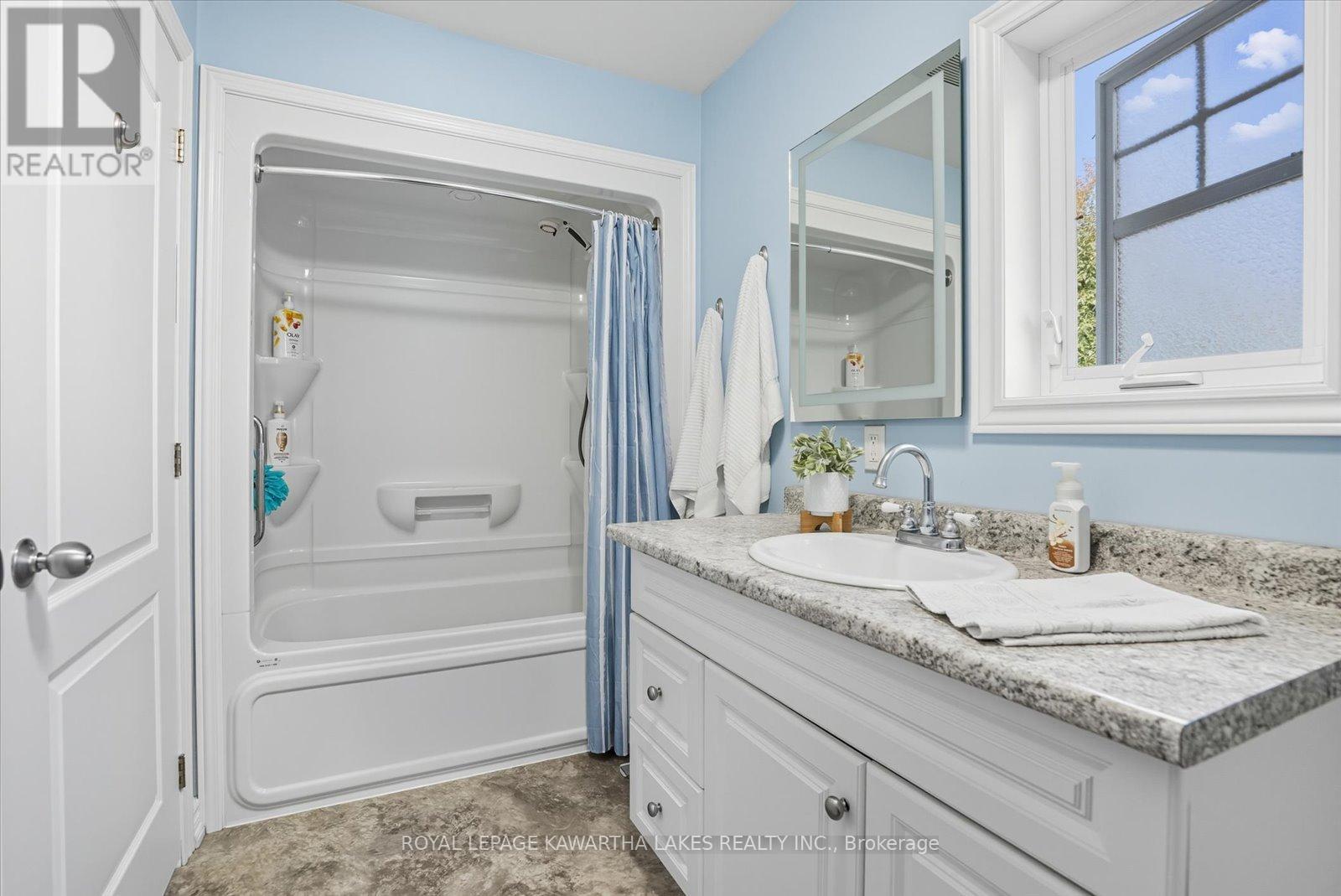 18 Mary Street W, Kawartha Lakes (Lindsay), Ontario  K9V 2N4 - Photo 25 - X12700570