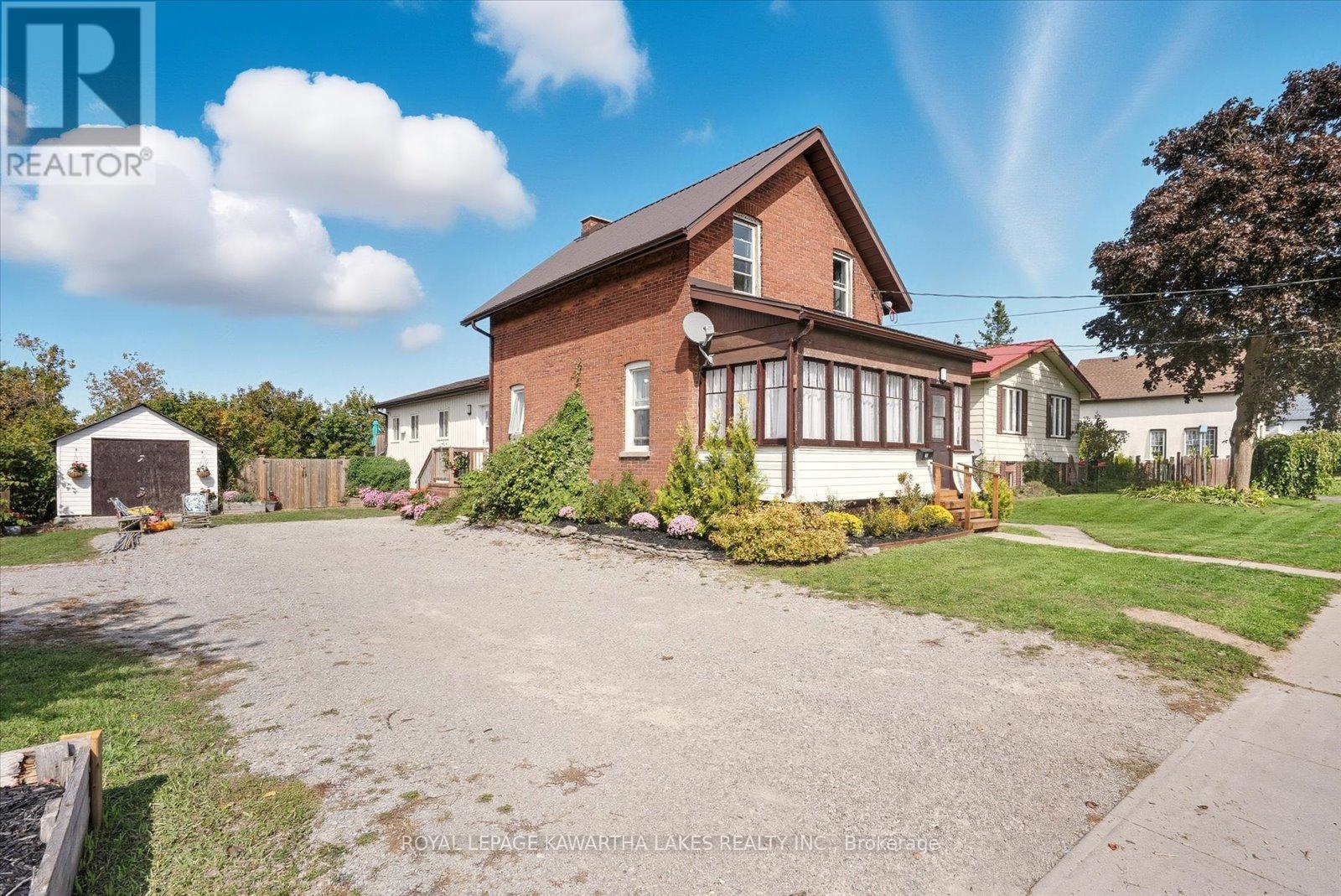 18 Mary Street W, Kawartha Lakes (Lindsay), Ontario  K9V 2N4 - Photo 3 - X12700570