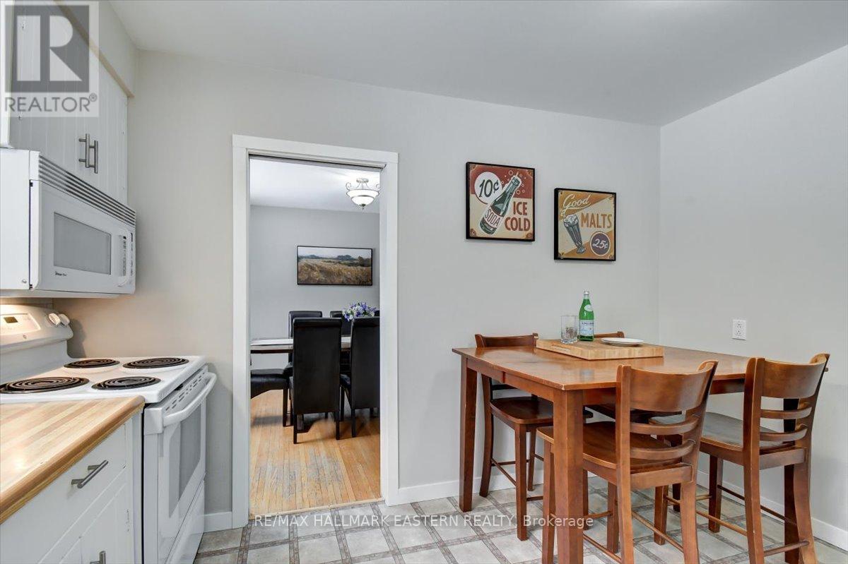 1193 Huron Street, Peterborough (Northcrest Ward 5), Ontario  K9H 6V6 - Photo 4 - X12700812