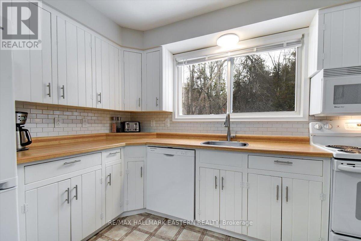 1193 Huron Street, Peterborough (Northcrest Ward 5), Ontario  K9H 6V6 - Photo 6 - X12700812