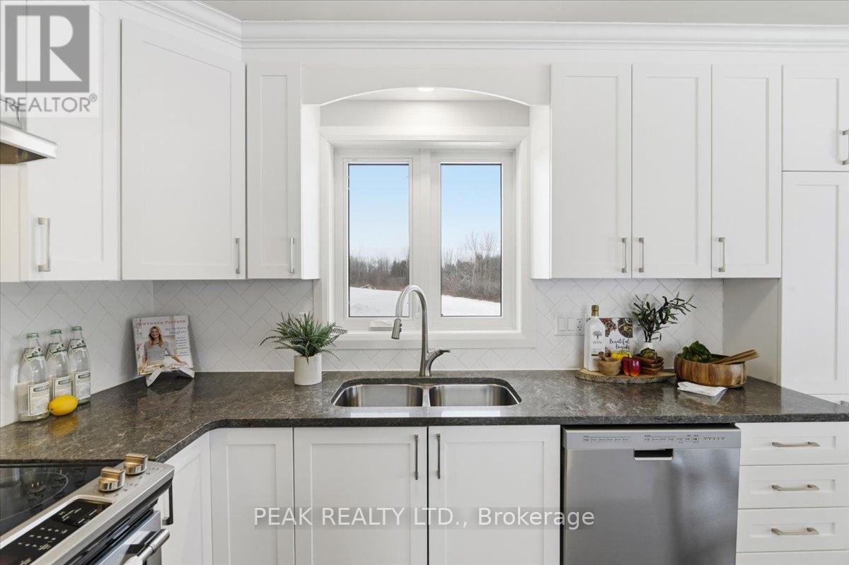 777 River Road, Kawartha Lakes (Ops), Ontario  K9V 4R4 - Photo 17 - X12701118