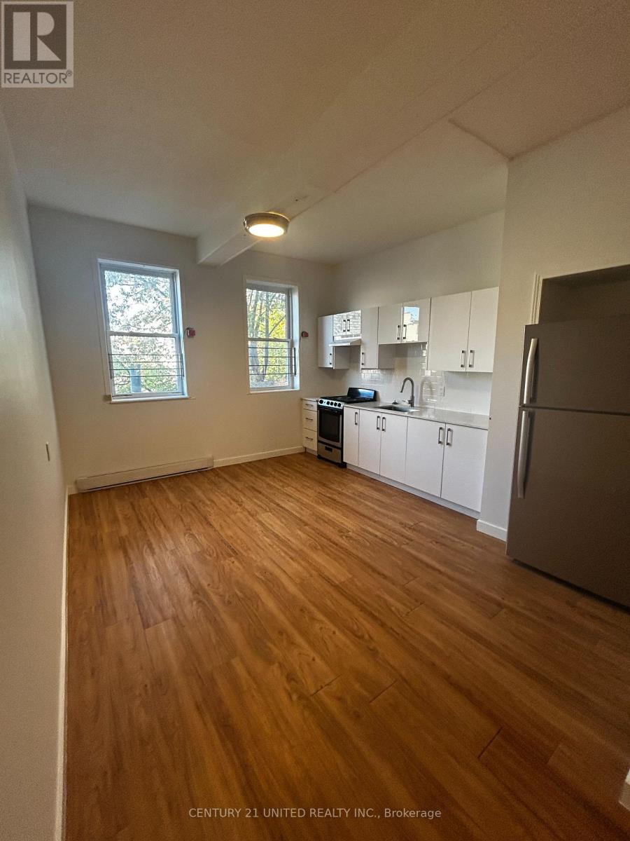 2 - 174.5 Hunter Street W, Peterborough (Town Ward 3), Ontario  K9H 2L2 - Photo 3 - X12701202