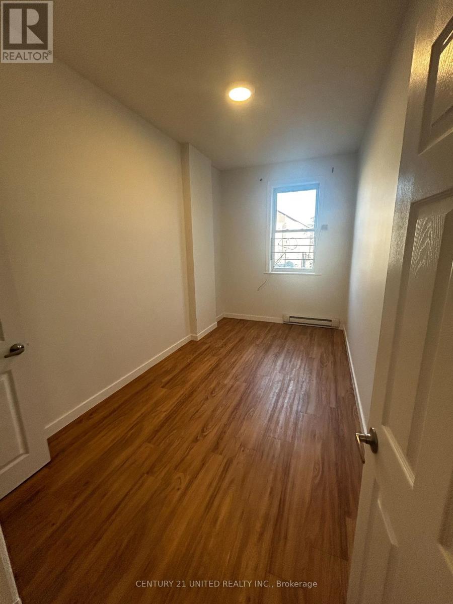 2 - 174.5 Hunter Street W, Peterborough (Town Ward 3), Ontario  K9H 2L2 - Photo 4 - X12701202