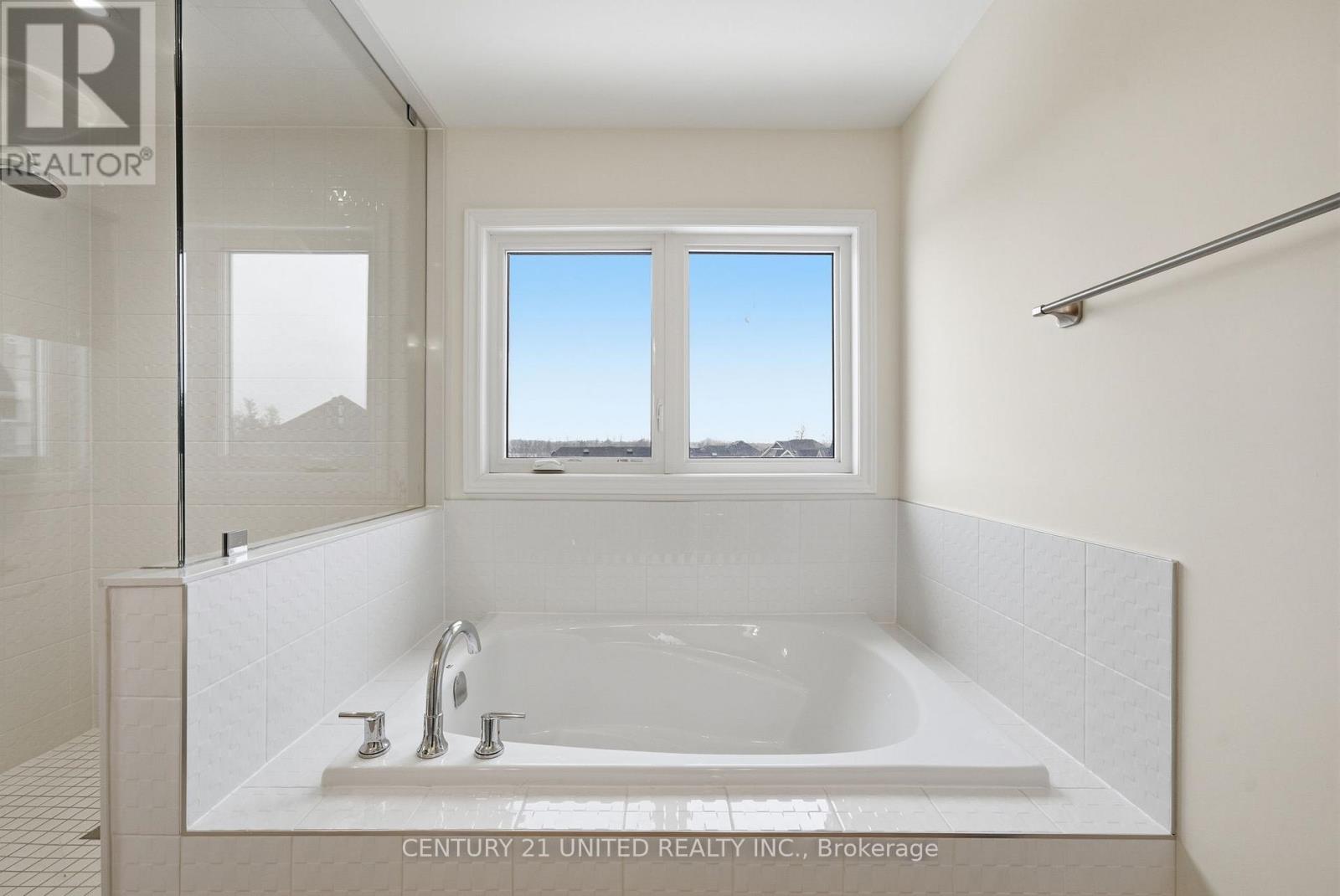 4 Golden Meadows Drive, Otonabee-South Monaghan, Ontario  K9J 0K6 - Photo 31 - X12701348