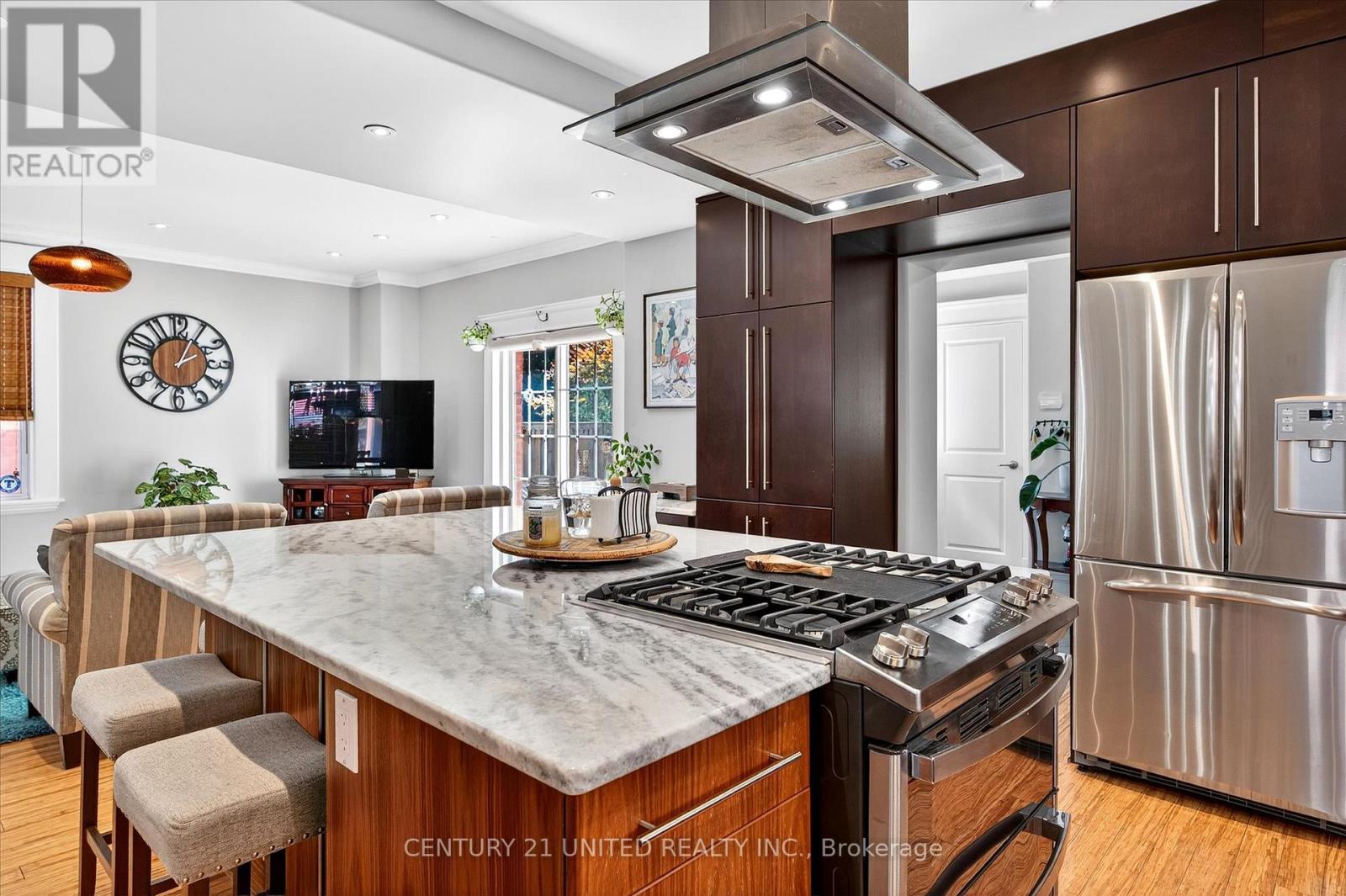 317 Margaret Avenue, Peterborough (Town Ward 3), Ontario  K9J 5H1 - Photo 10 - X12702300