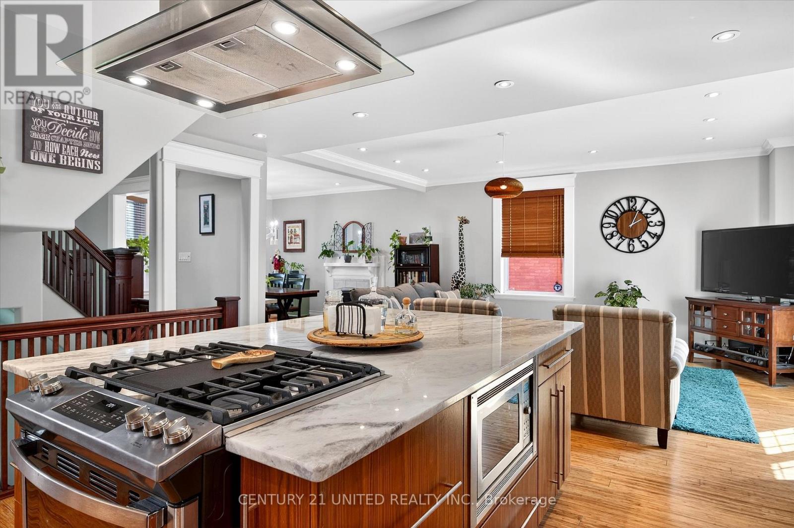 317 Margaret Avenue, Peterborough (Town Ward 3), Ontario  K9J 5H1 - Photo 11 - X12702300