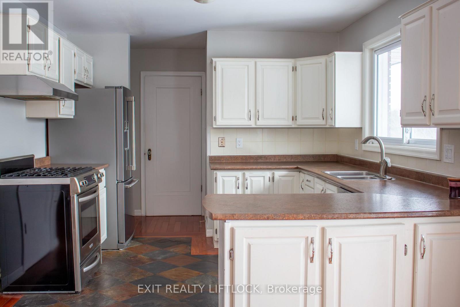 2105 Deer Bay Road, Selwyn, Ontario  K0L 2H0 - Photo 9 - X12703144