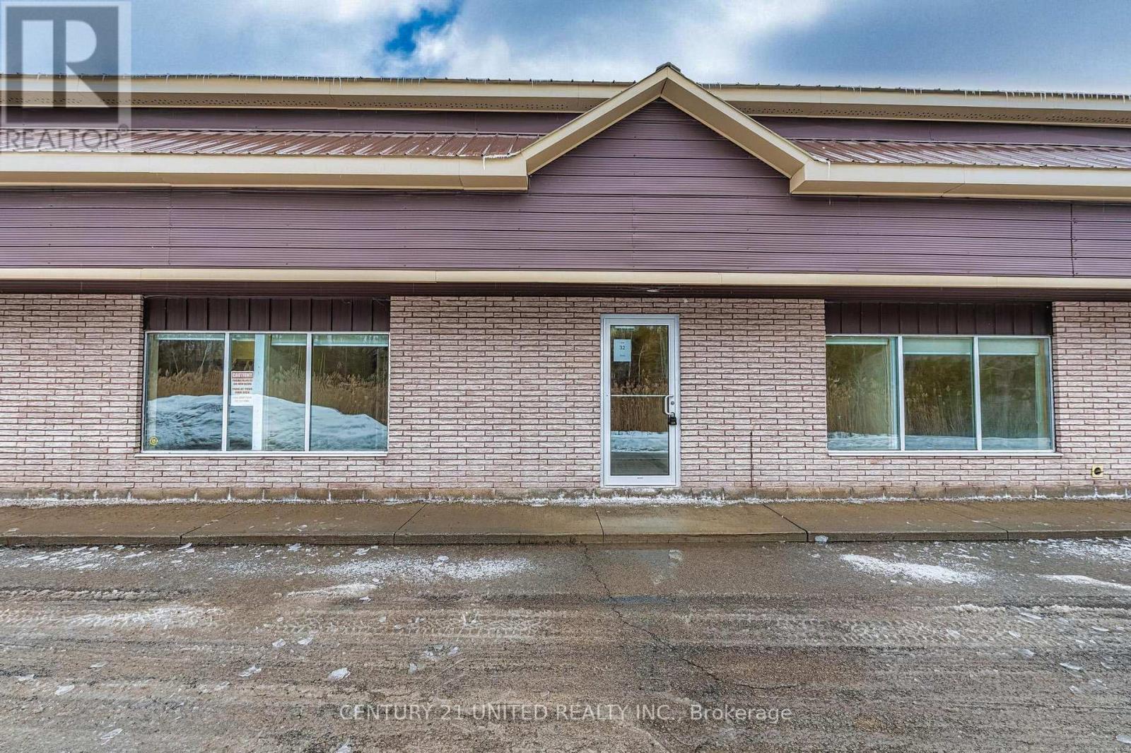 32 - 347 Pido Road, Peterborough (Ashburnham Ward 4), Ontario  K9J 6X7 - Photo 4 - X12704696