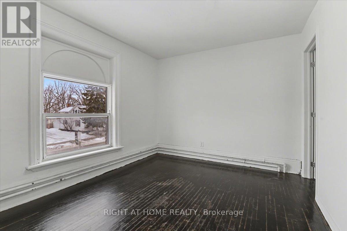 157 Lindsay Street S, Kawartha Lakes (Lindsay), Ontario  K9V 1T7 - Photo 10 - X12705332