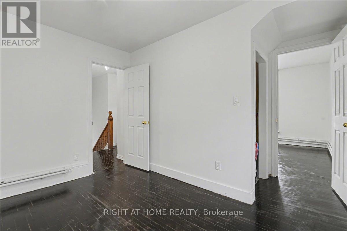 157 Lindsay Street S, Kawartha Lakes (Lindsay), Ontario  K9V 1T7 - Photo 14 - X12705332