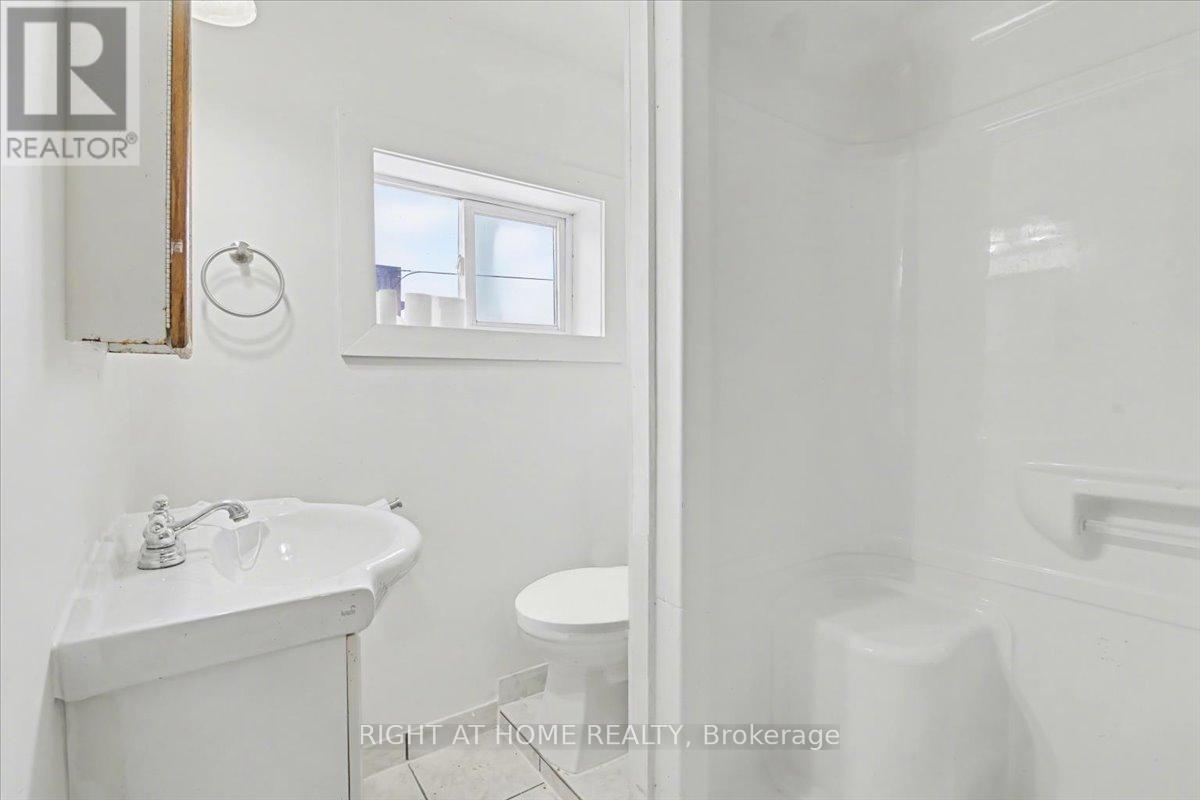 157 Lindsay Street S, Kawartha Lakes (Lindsay), Ontario  K9V 1T7 - Photo 18 - X12705332