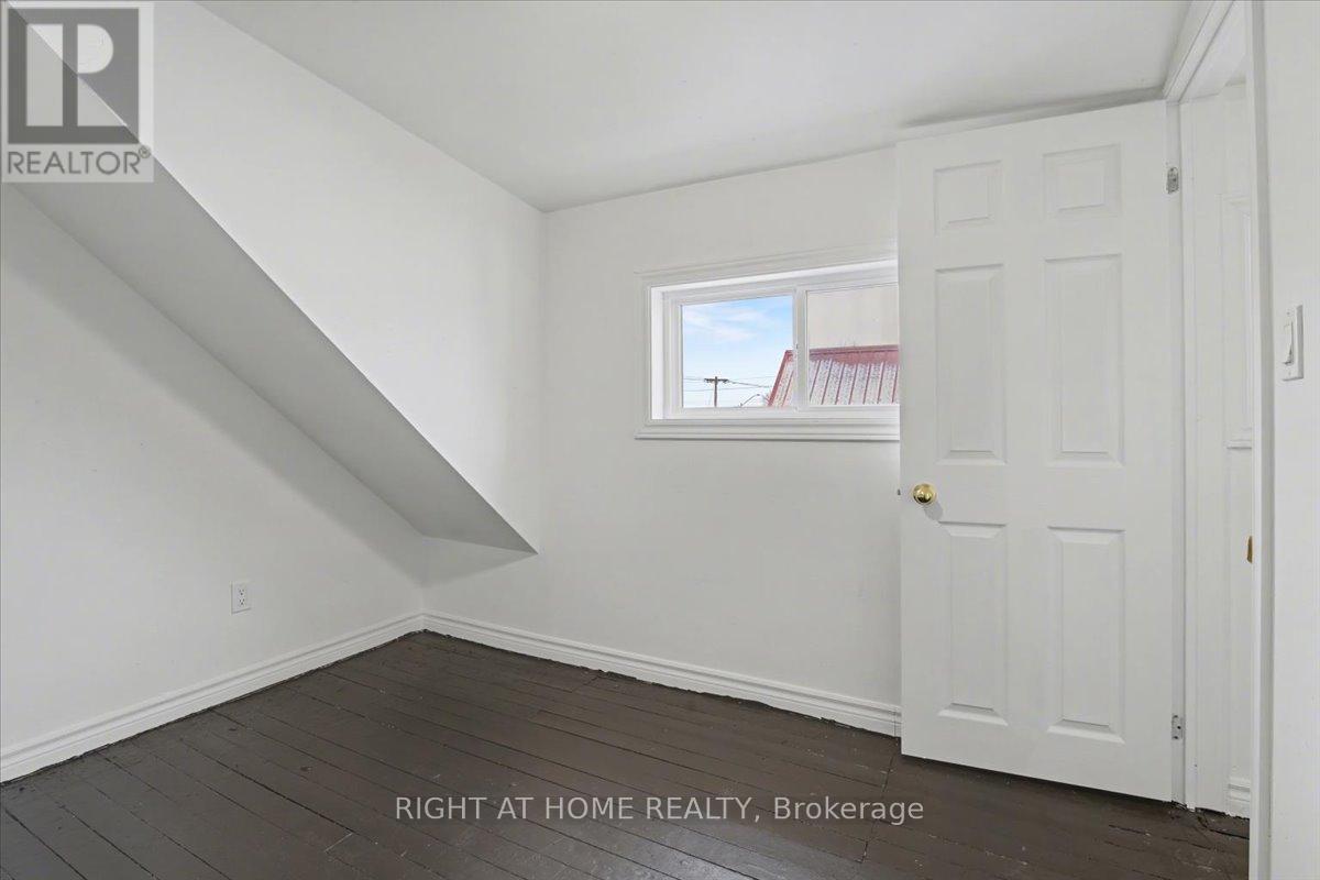 157 Lindsay Street S, Kawartha Lakes (Lindsay), Ontario  K9V 1T7 - Photo 24 - X12705332