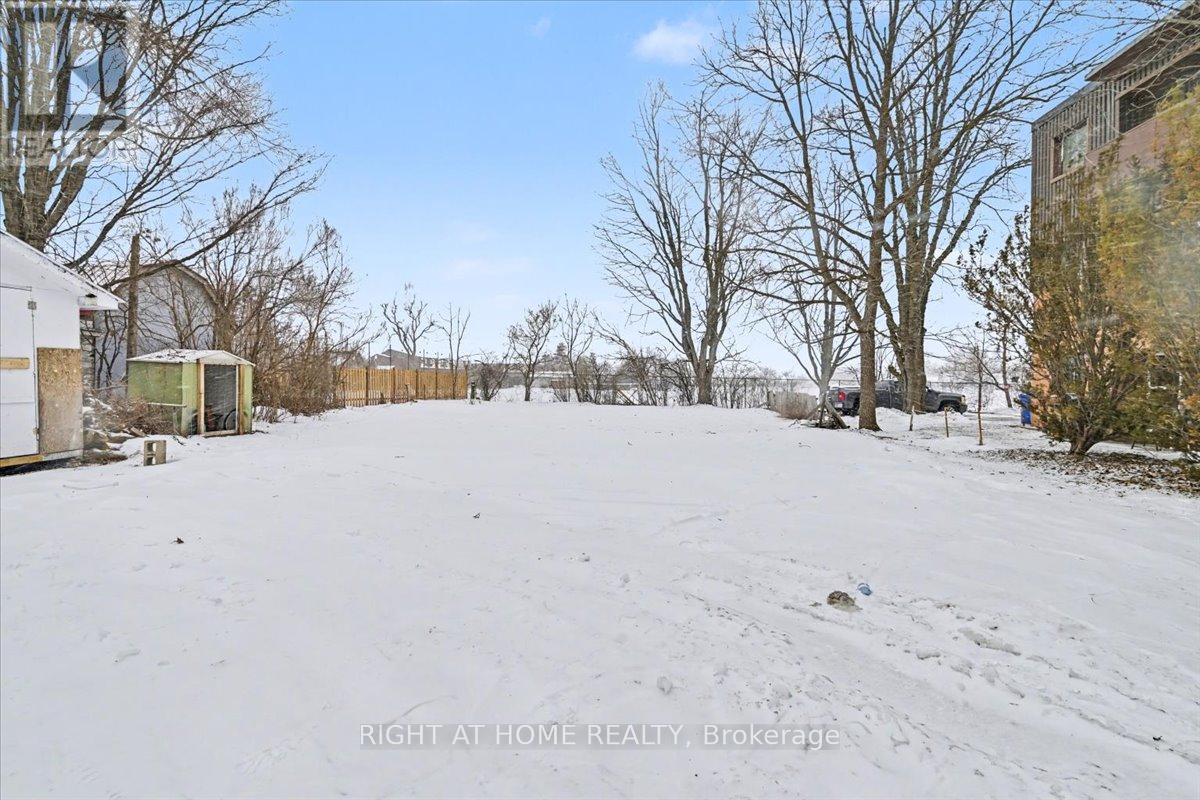 157 Lindsay Street S, Kawartha Lakes (Lindsay), Ontario  K9V 1T7 - Photo 6 - X12705332