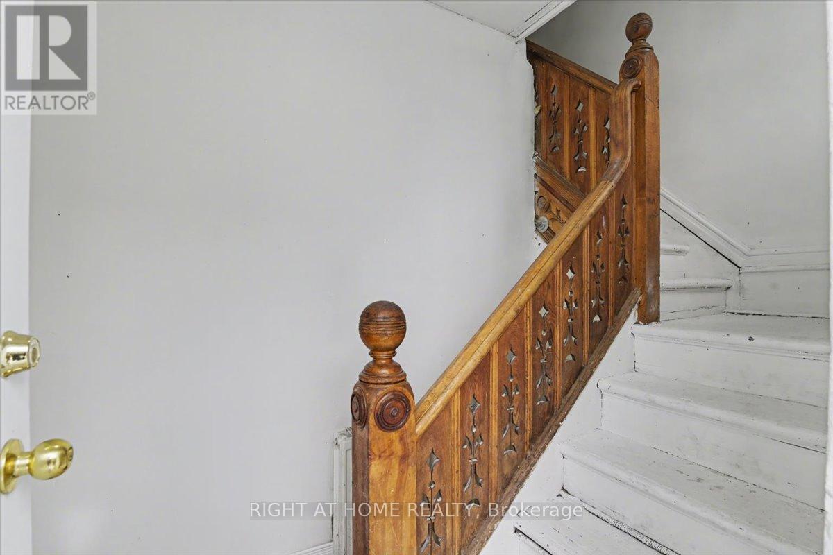 157 Lindsay Street S, Kawartha Lakes (Lindsay), Ontario  K9V 1T7 - Photo 9 - X12705332