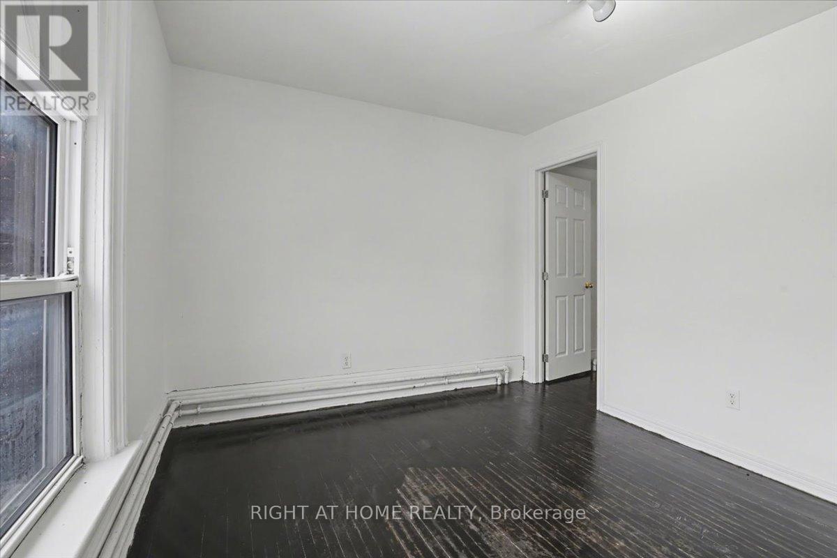 157 Lindsay Street S, Kawartha Lakes (Lindsay), Ontario  K9V 1T7 - Photo 12 - X12705334