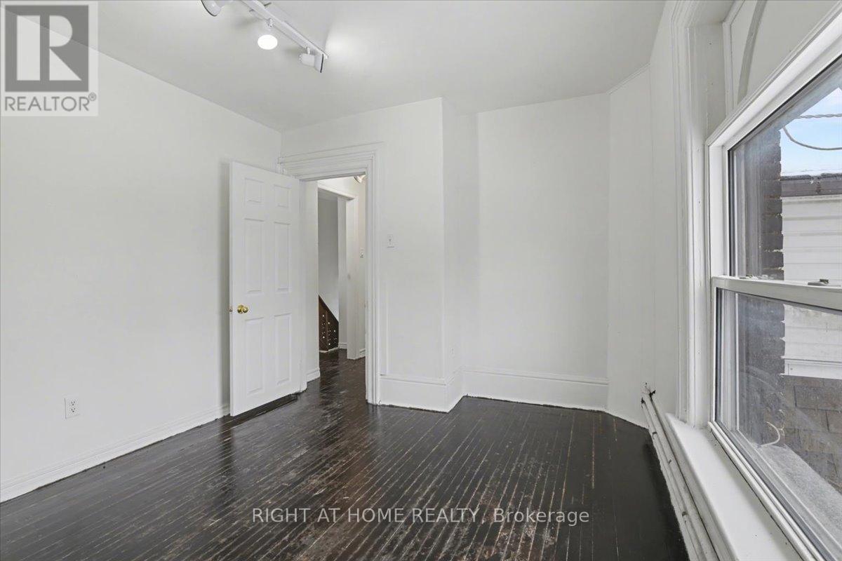 157 Lindsay Street S, Kawartha Lakes (Lindsay), Ontario  K9V 1T7 - Photo 13 - X12705334