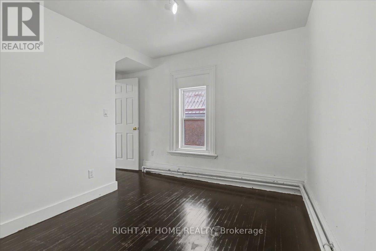 157 Lindsay Street S, Kawartha Lakes (Lindsay), Ontario  K9V 1T7 - Photo 16 - X12705334