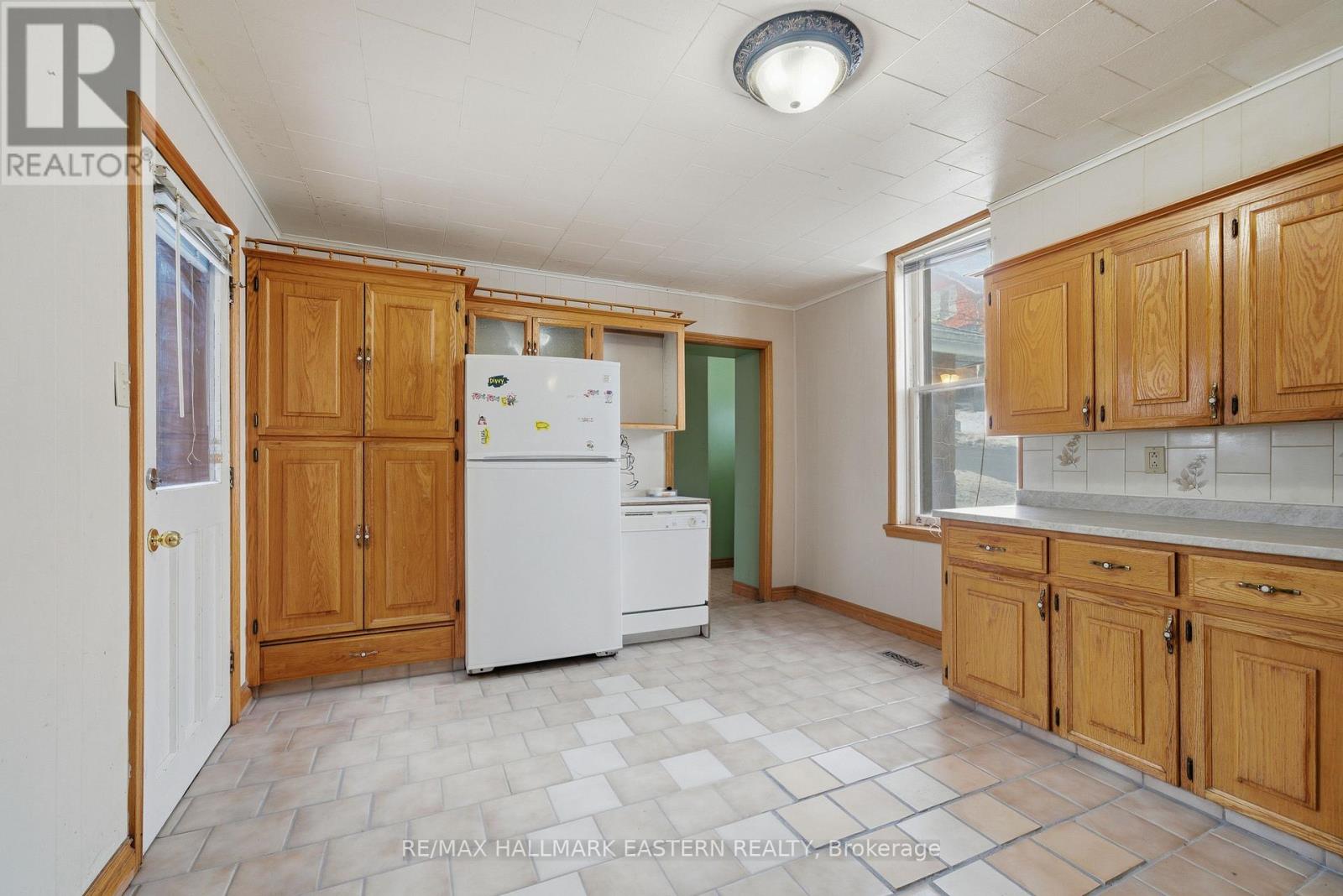 597 Bethune Street, Peterborough (Town Ward 3), Ontario  K9H 3Z7 - Photo 11 - X12705914