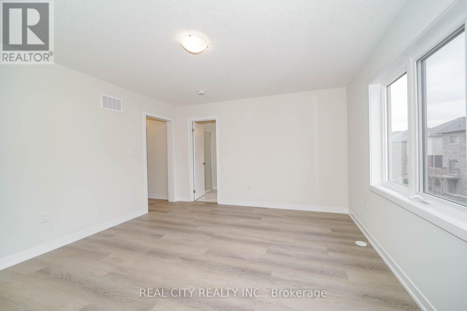 30 - 30 Ziibi Way Main Way N, Clarington (Newcastle), Ontario  L1B 0W5 - Photo 11 - E12706886