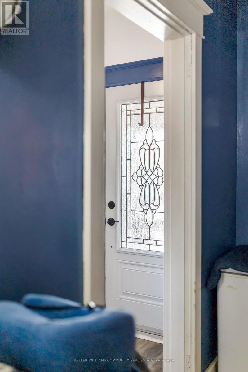 112 Lansdowne Street W, Peterborough (Town Ward 3), Ontario  K9J 1Y1 - Photo 6 - X12707024