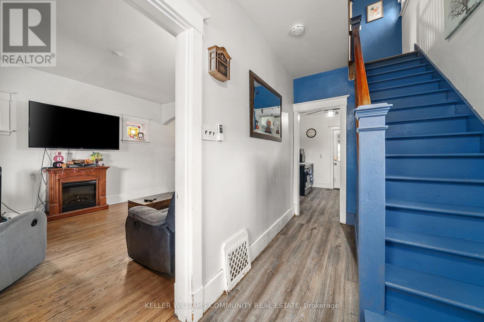 112 Lansdowne Street W, Peterborough (Town Ward 3), Ontario  K9J 1Y1 - Photo 7 - X12707024